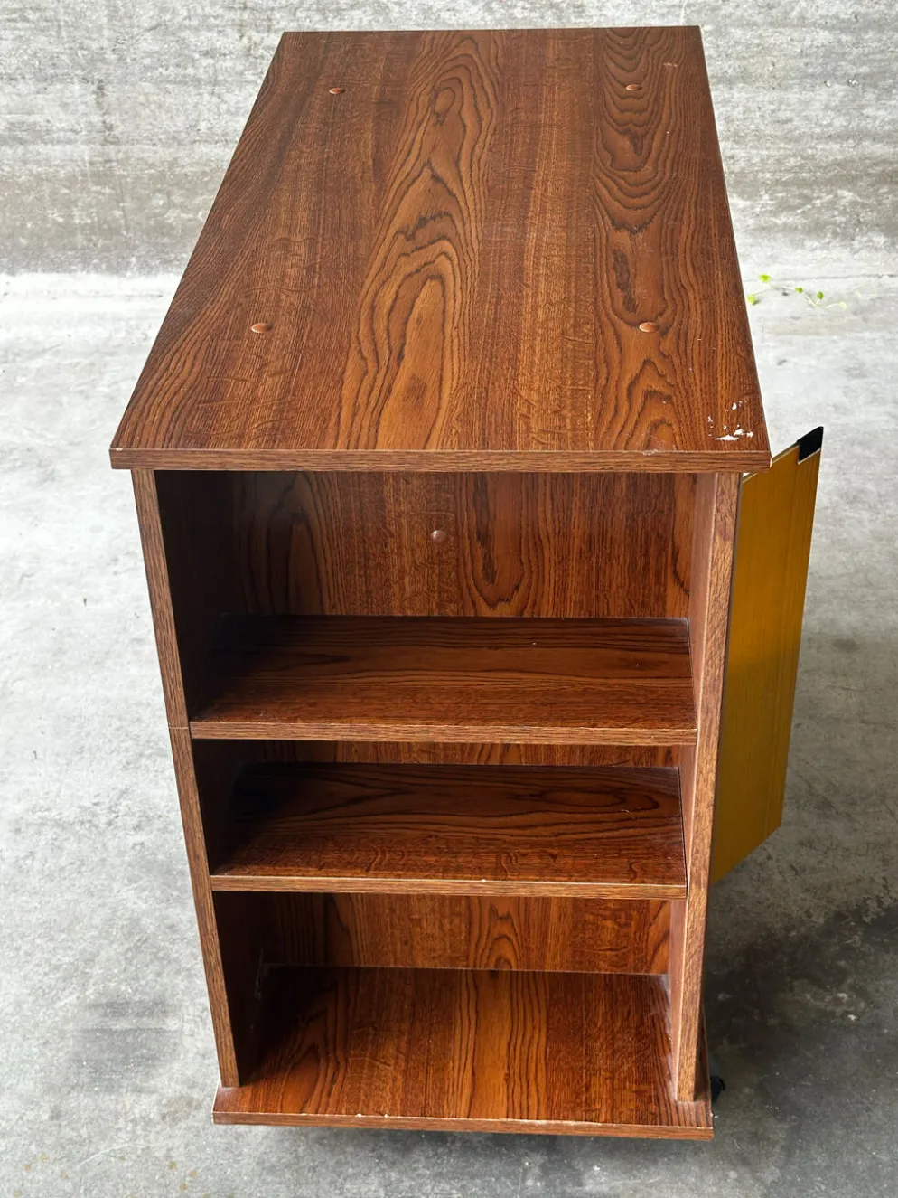 Desserte meuble bar vintage sur roulettes – années 60-70