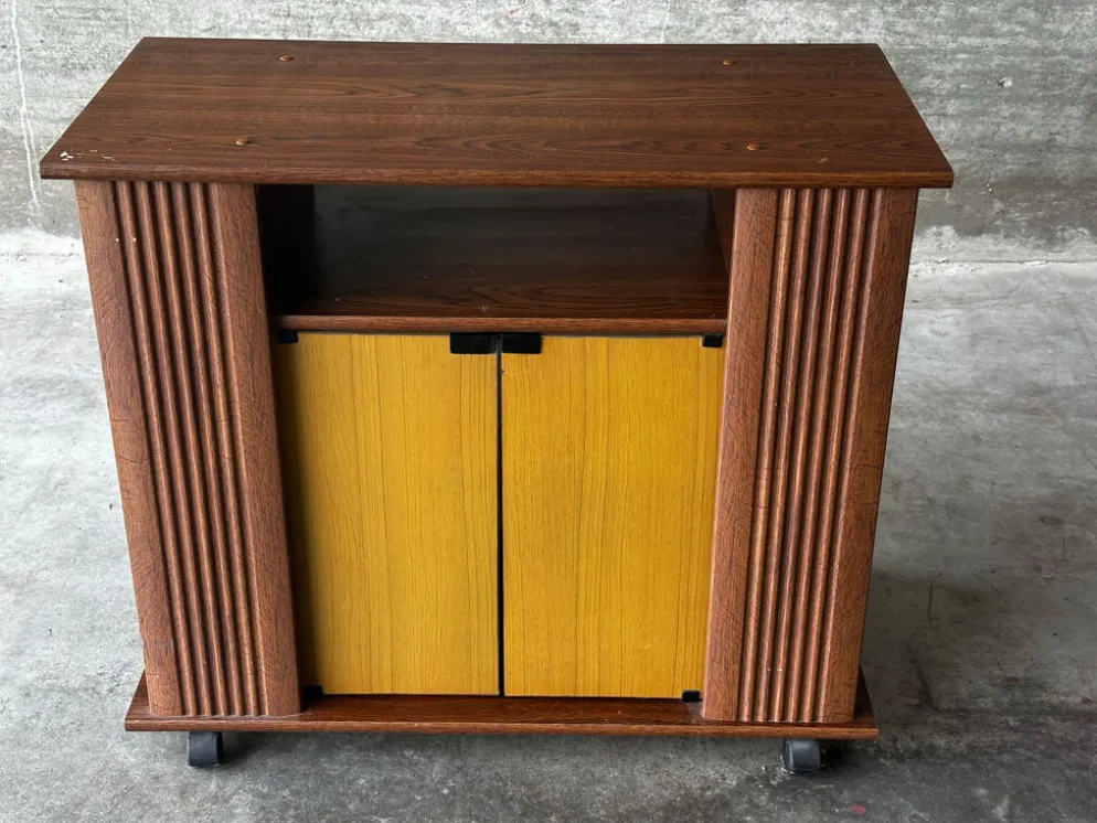 Desserte meuble bar vintage sur roulettes – années 60-70