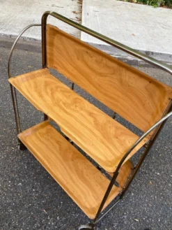 Desserte pliante vintage jaune à roulettes type Dinett 60s/70s
