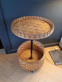 Desserte ronde en rotin et bois