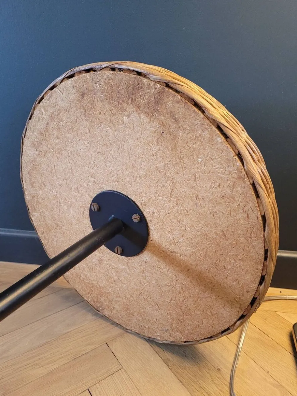 Desserte ronde en rotin et bois
