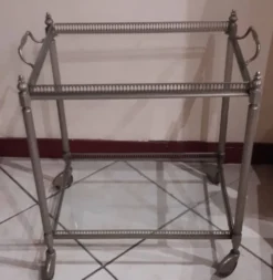 Desserte roulante en laiton argenté