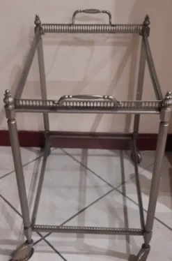 Desserte roulante en laiton argenté