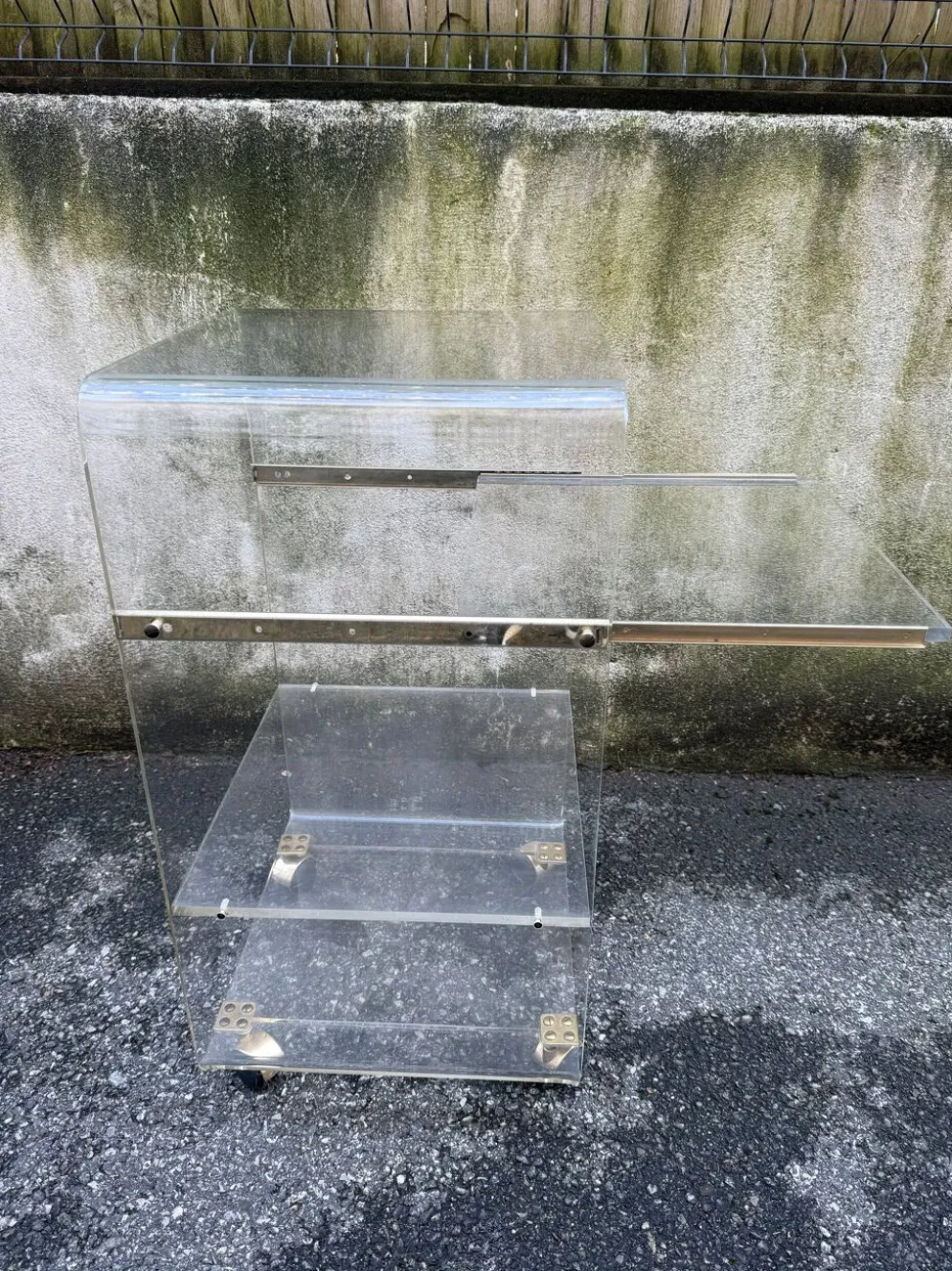 Desserte roulante en plexiglas – Marais International – années 1970-1980
