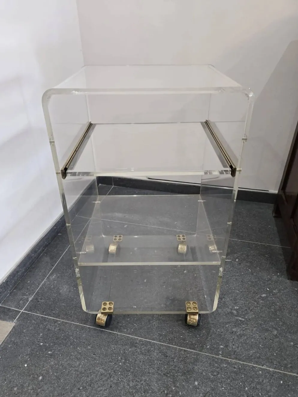 Desserte roulante en plexiglas – Marais International – années 1970-1980