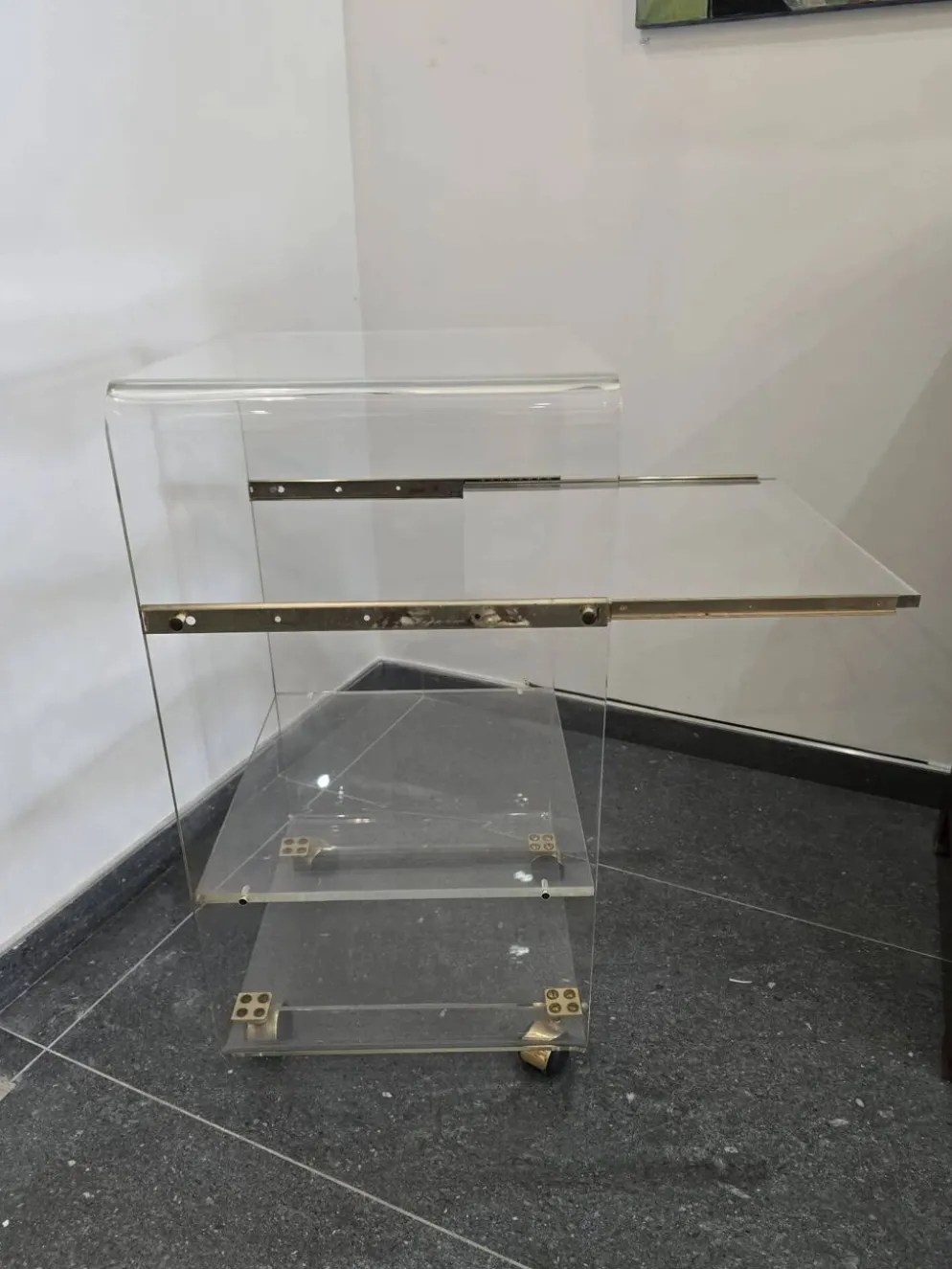 Desserte roulante en plexiglas – Marais International – années 1970-1980