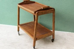 Desserte roulante scandinave en teck