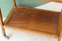 Desserte roulante scandinave en teck