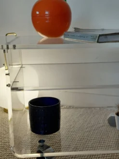 Desserte roulante vintage en plexiglas-esprit Space Age-années 70