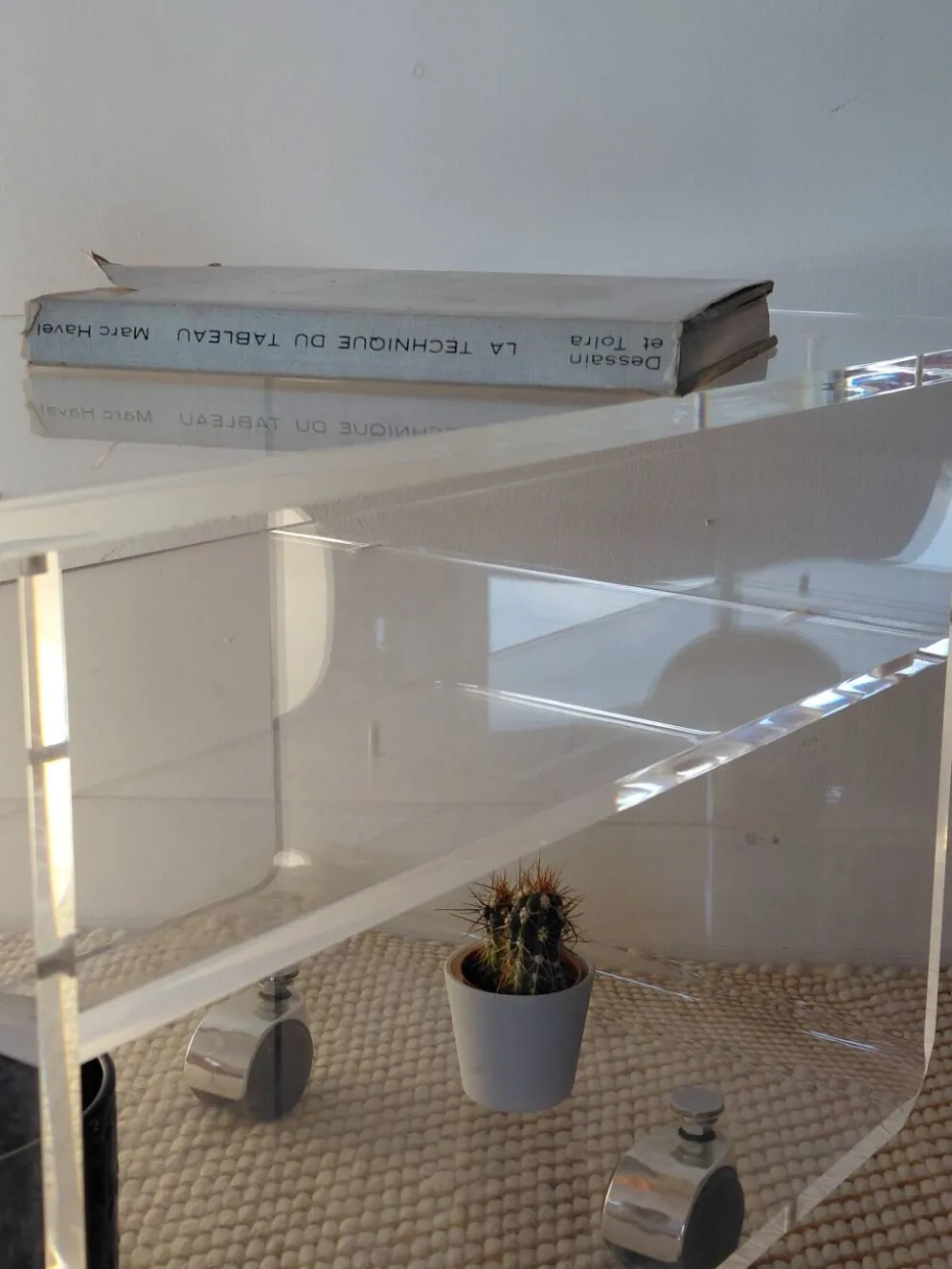 Desserte roulante vintage en plexiglas-esprit Space Age-années 70