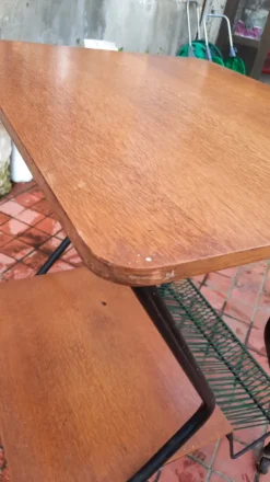 Desserte à roulette porte vynile