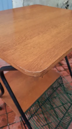 Desserte à roulette porte vynile