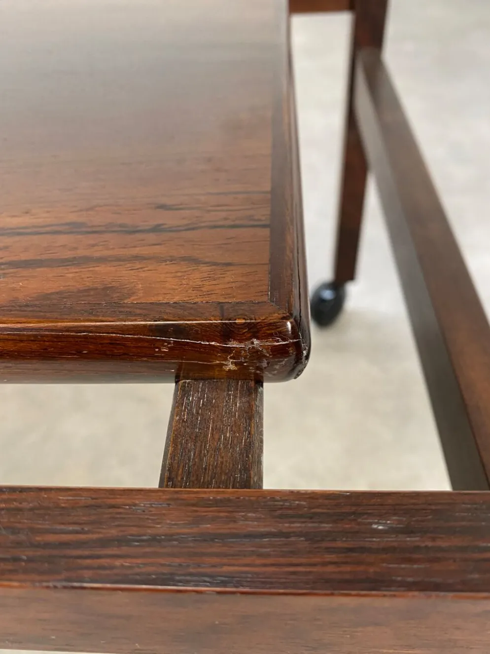 Desserte scandinave arrebo mobler en palissandre plateau portefeuille