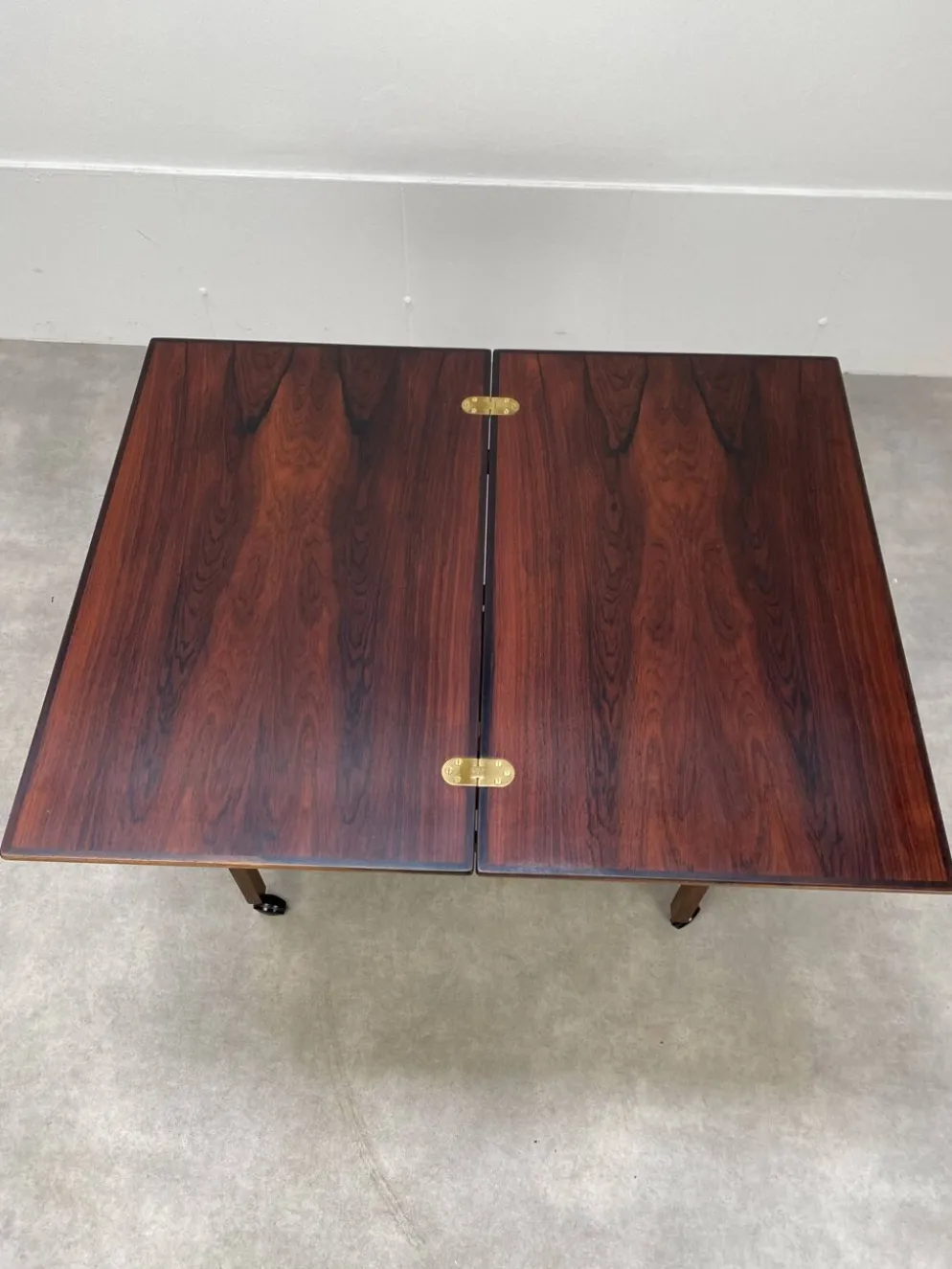 Desserte scandinave arrebo mobler en palissandre plateau portefeuille
