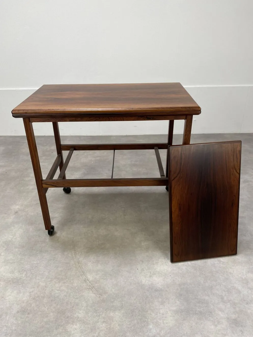 Desserte scandinave arrebo mobler en palissandre plateau portefeuille