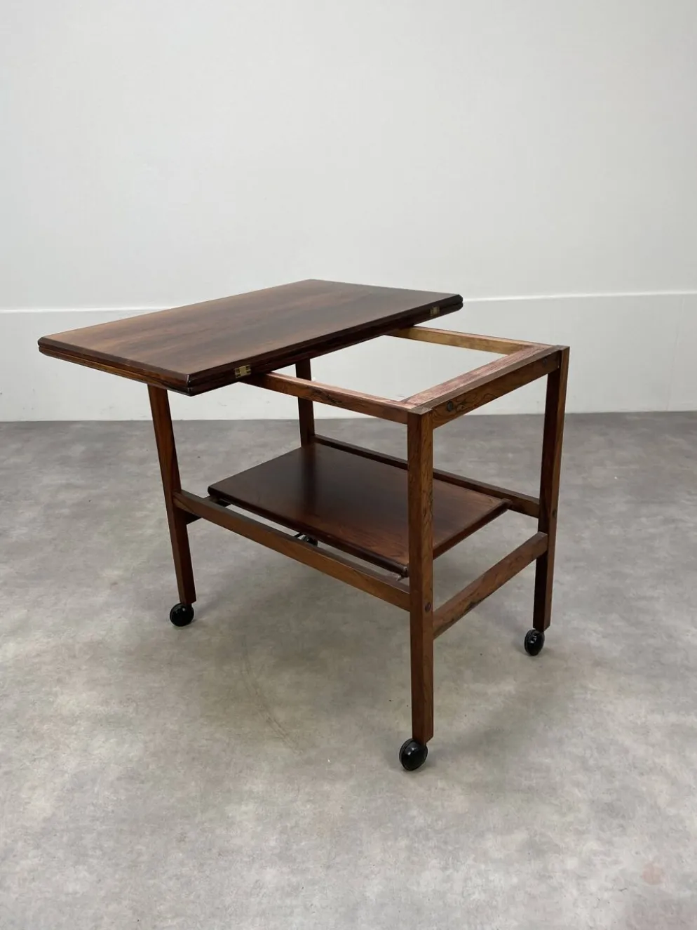 Desserte scandinave arrebo mobler en palissandre plateau portefeuille