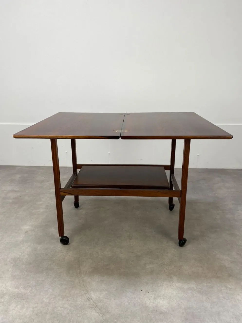 Desserte scandinave arrebo mobler en palissandre plateau portefeuille