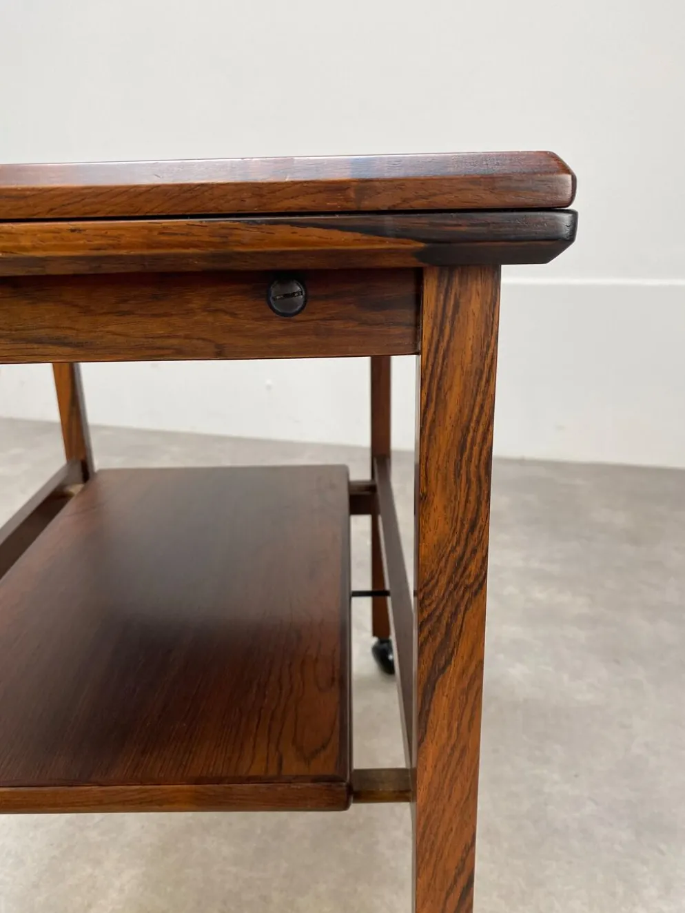Desserte scandinave arrebo mobler en palissandre plateau portefeuille
