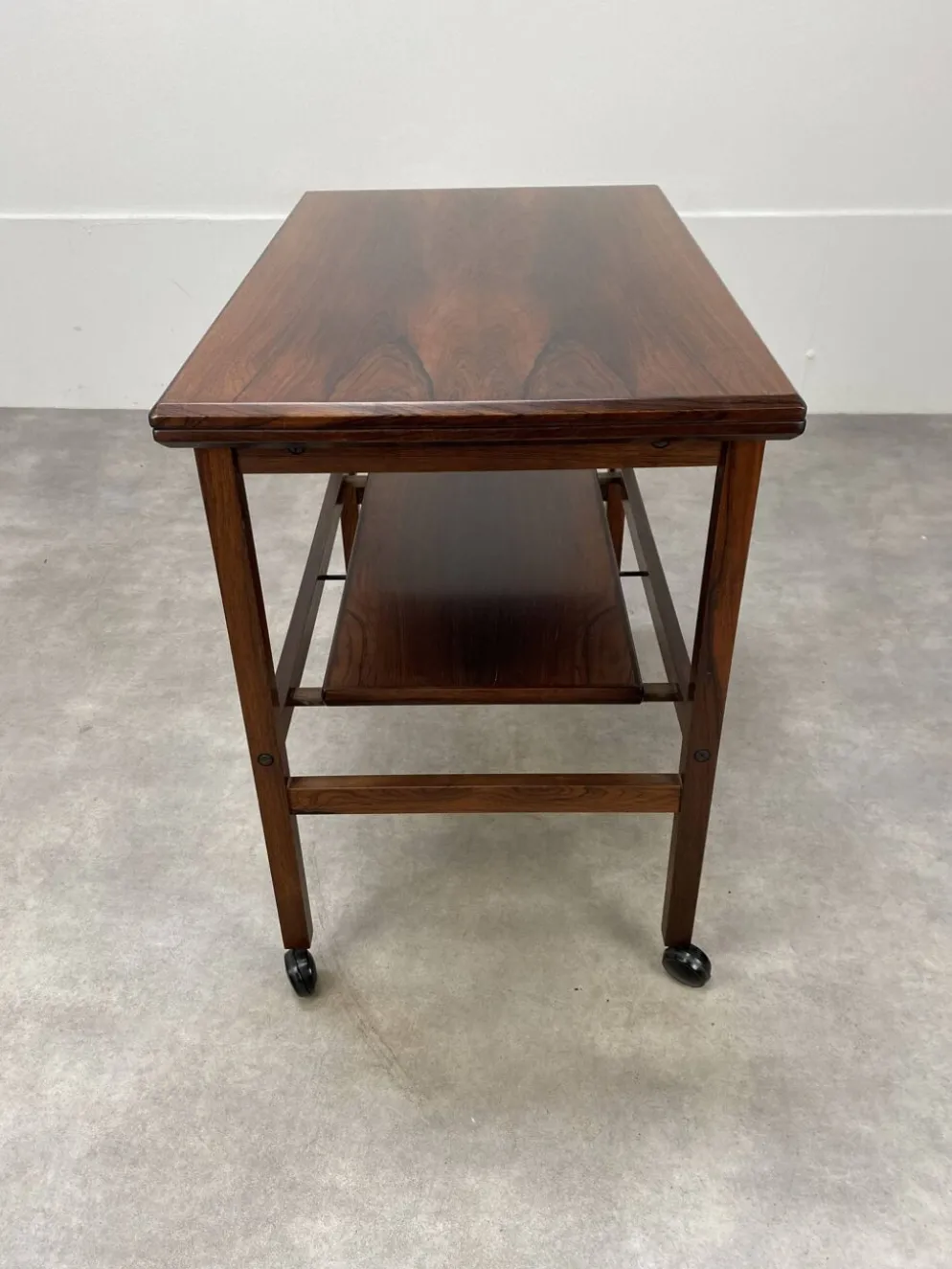 Desserte scandinave arrebo mobler en palissandre plateau portefeuille