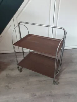 Desserte table chariot pliante sur roues des années 70 fabriquée par Bremshey Gerlinol en allemagne.