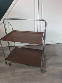 Desserte table chariot pliante sur roues des années 70 fabriquée par Bremshey Gerlinol en allemagne.
