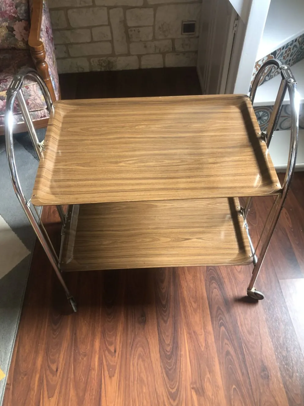 Desserte vintage pliable modulable en formica pieds chromés