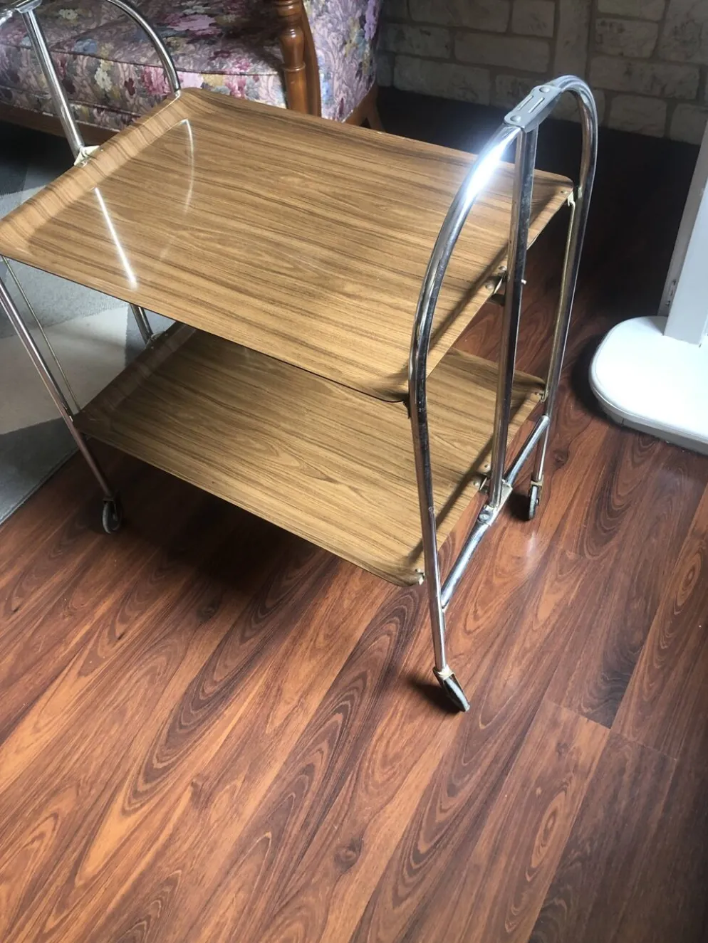 Desserte vintage pliable modulable en formica pieds chromés