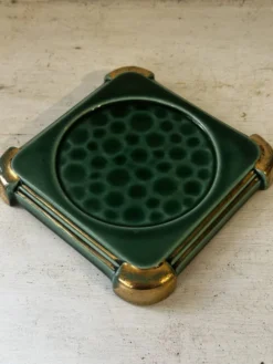 Dessous de bouteille Art déco en céramique émaillée verte mouchetée et dorée
