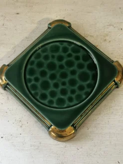 Dessous de bouteille Art déco en céramique émaillée verte mouchetée et dorée