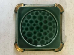 Dessous de bouteille Art déco en céramique émaillée verte mouchetée et dorée