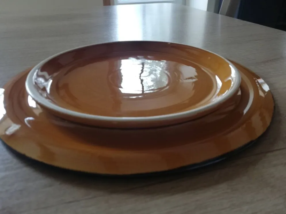 Dessous de plat ancien en céramique de Poet-Laval