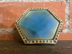 Dessous de plat ancien en grès émaillé bleu, France