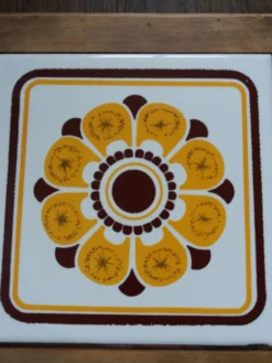 Dessous de plat années 70 carreau de faience