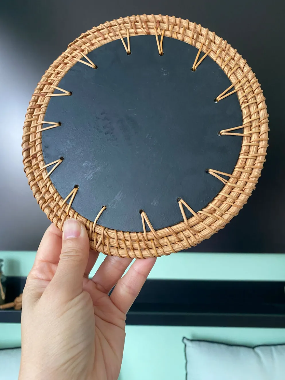 Dessous de plat artisanal en rotin et nacre décor poissons – Thaïlande