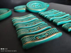 Dessous de plat, dessous de bouteille et porte-couteaux en céramique verte