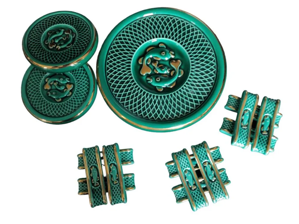 Dessous de plat, dessous de bouteille et porte-couteaux en céramique verte