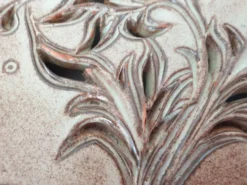 Dessous de plat en céramique motif floral signé Fonck et Matéo (Vallauris)