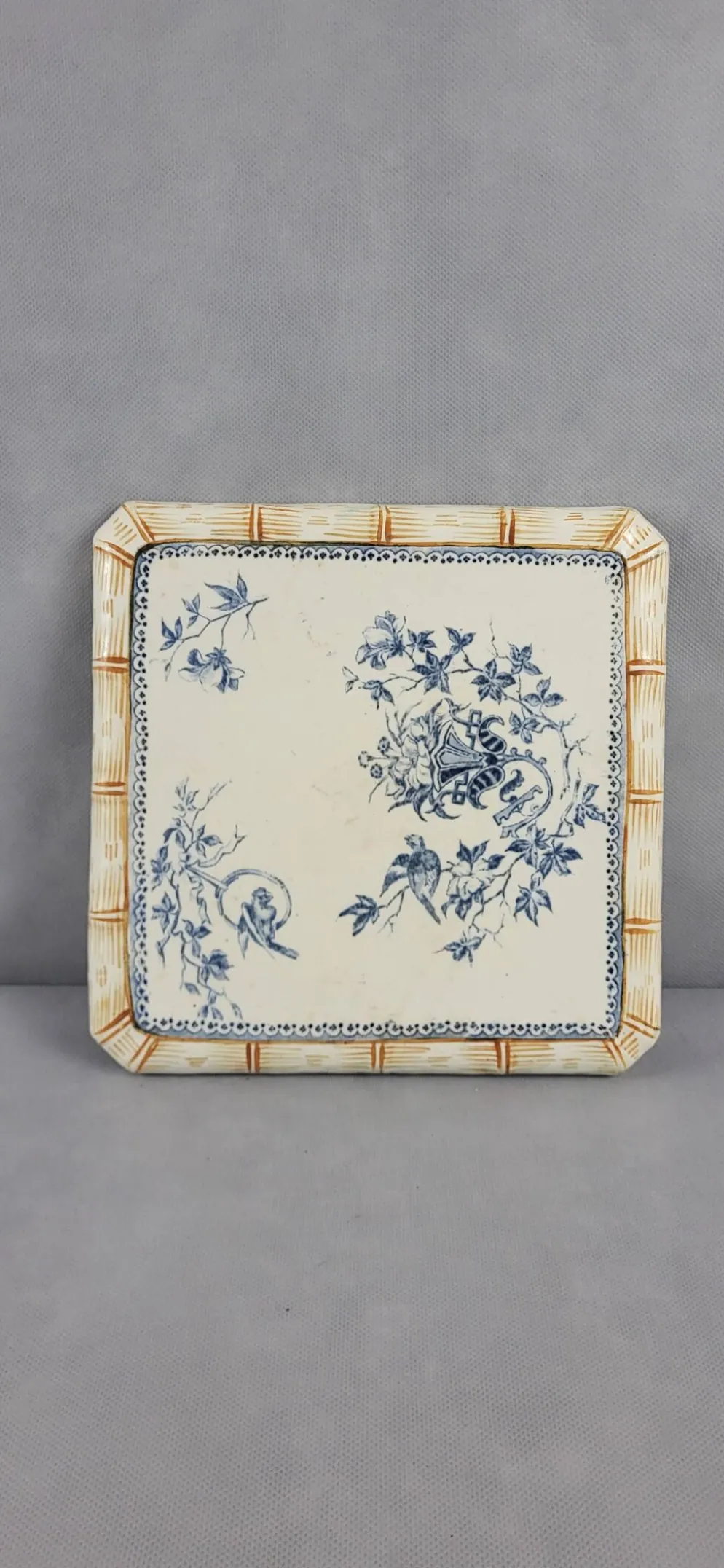 Dessous de plat en faïence Creil et Montereau