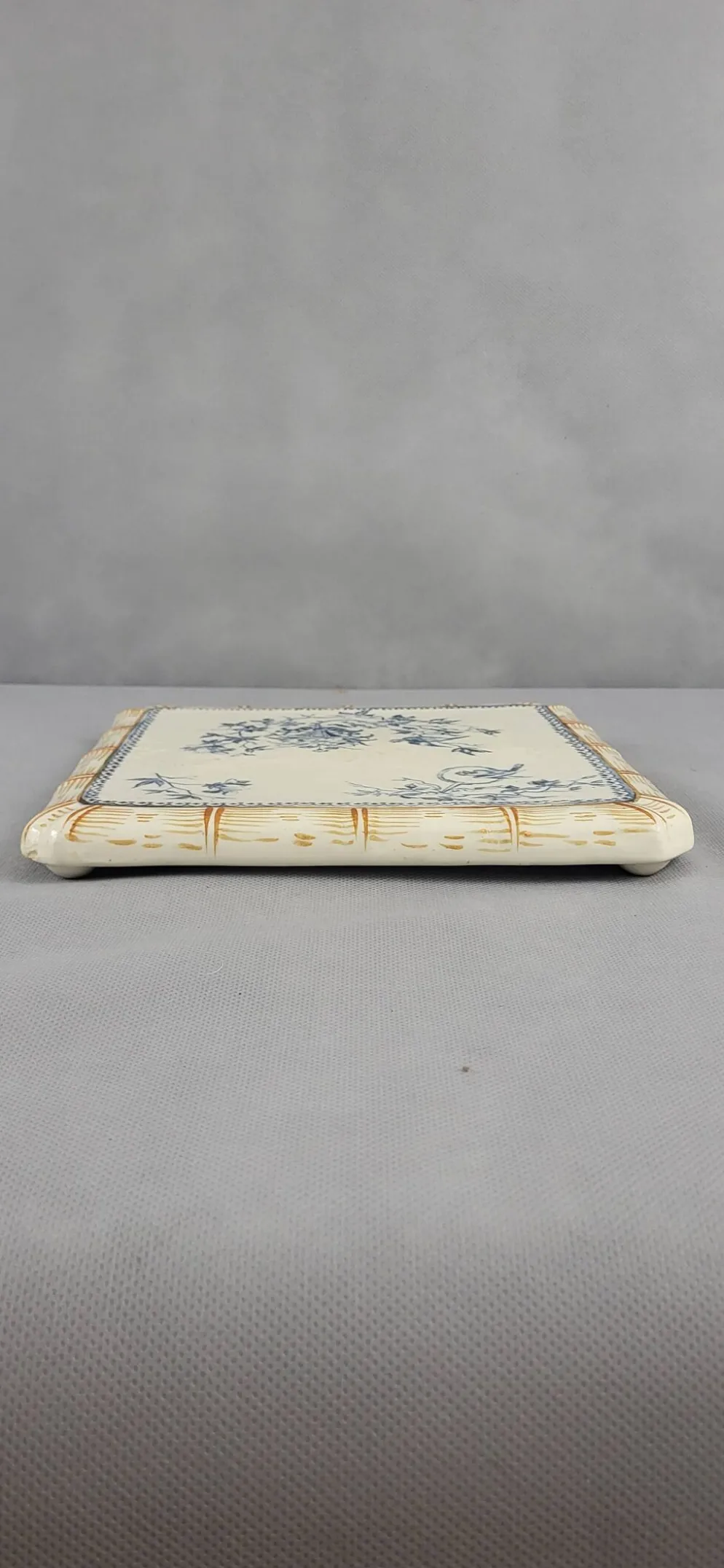 Dessous de plat en faïence Creil et Montereau