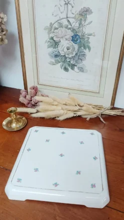 Dessous de plat en faïence fleurie