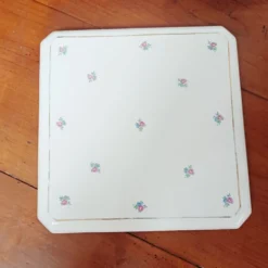 Dessous de plat en faïence fleurie