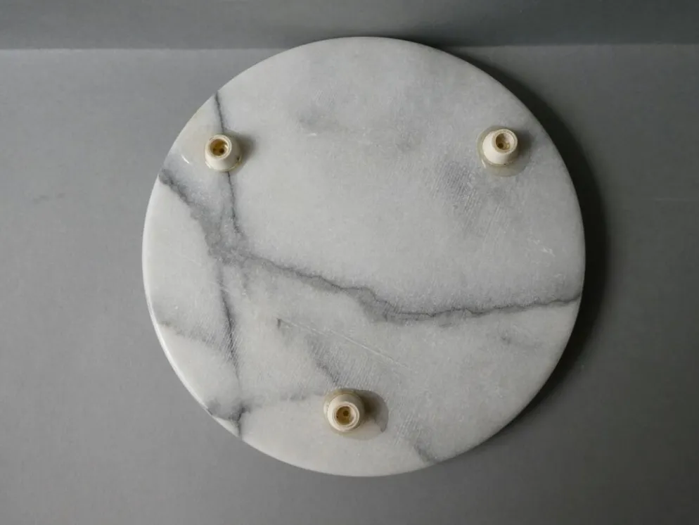 Dessous de plat en marbre blanc, veiné gris