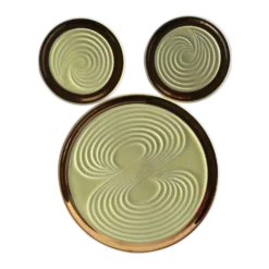 Dessous de plat et bouteilles jaune bord doré