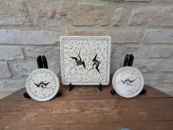 Dessous de plat et 2 dessous de bouteille Longwy modèle Chypre