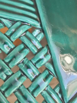 Dessous de plat et 2 dessous de bouteille en céramique vernissée verte, Vallauris