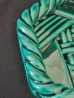 Dessous de plat et 2 dessous de bouteille en céramique vernissée verte, Vallauris