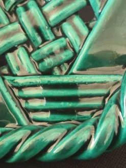 Dessous de plat et 2 dessous de bouteille en céramique vernissée verte, Vallauris