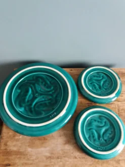Dessous de plat et deux dessous de bouteilles