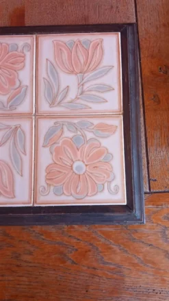 Dessous de plat faïence céramique motifs floral tons pastel