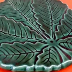 Dessous de plat feuille de vigne céramique émaillée années 1960